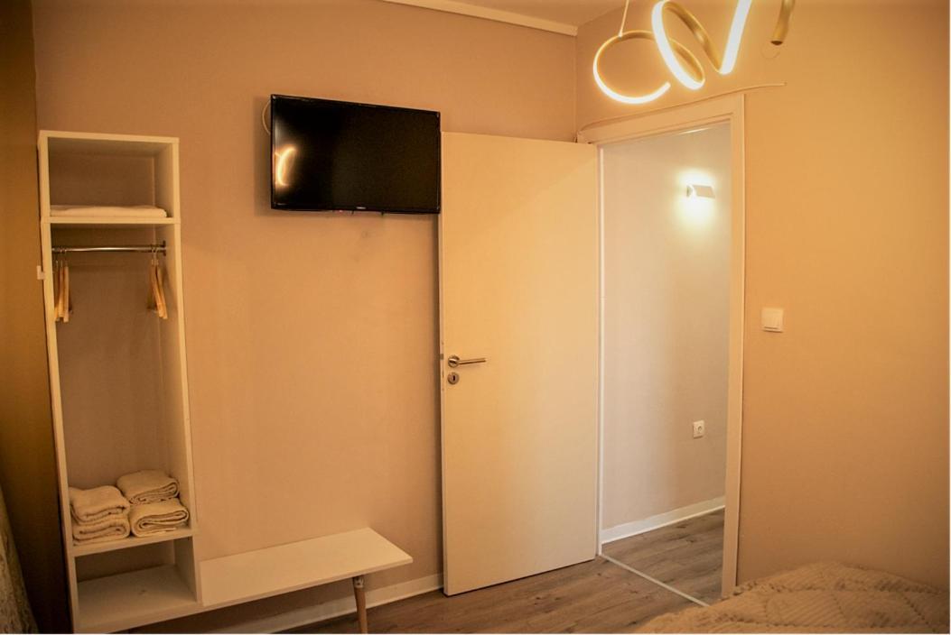 Jukebox Suite 2 Bedrooms - Big Balcony テッサロニキ エクステリア 写真