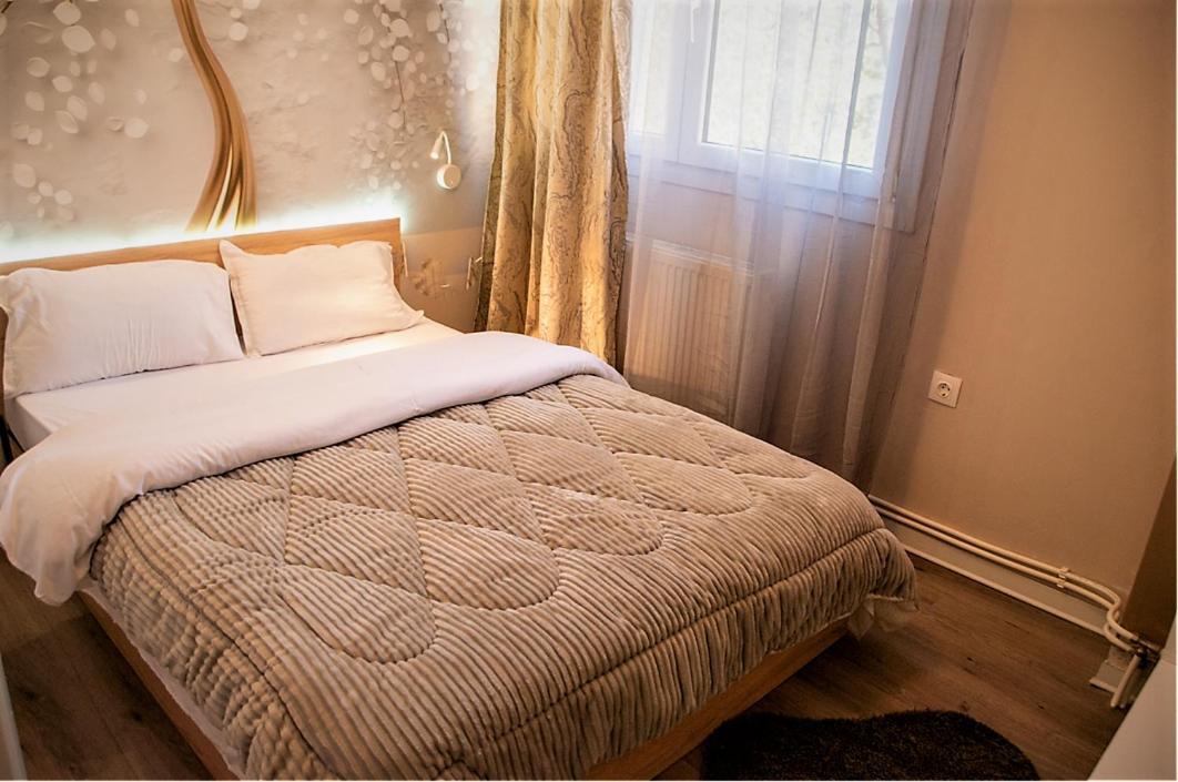 Jukebox Suite 2 Bedrooms - Big Balcony テッサロニキ エクステリア 写真